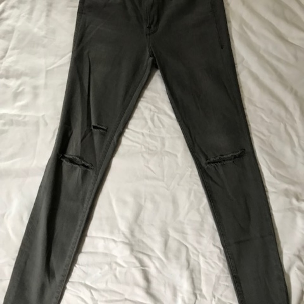 FRAME DENIM DISTRESSED JEANS SIZE 30 GREY